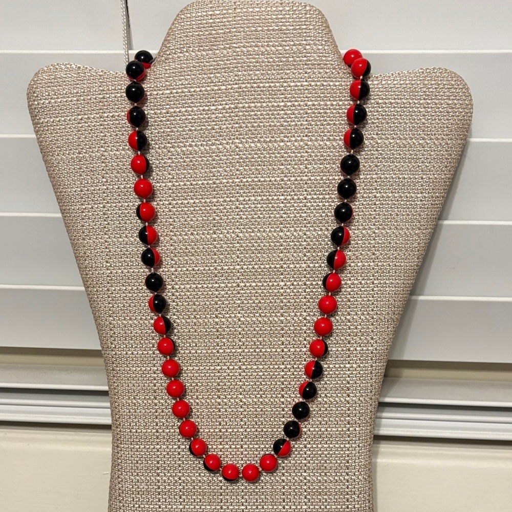 Long Half Black & Half Red Plastic Bead
Necklace - 23 inches in length x nearly - Picture 1 of 5